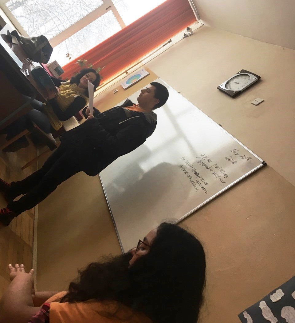 p