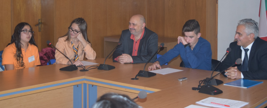 v (Small)